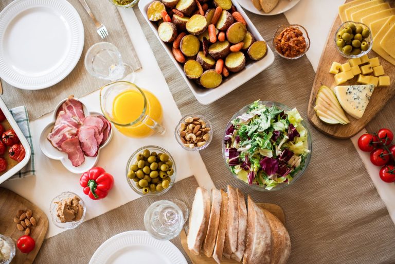 For Wht What Should I Make for Easter Dinner? (Serving Ideas) - Mama Secret Recipes